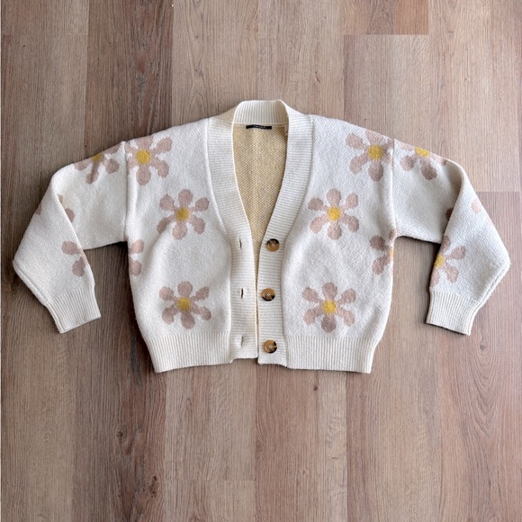 Tahari Sweaters - Tahari Cozy Flower Print Cardigan